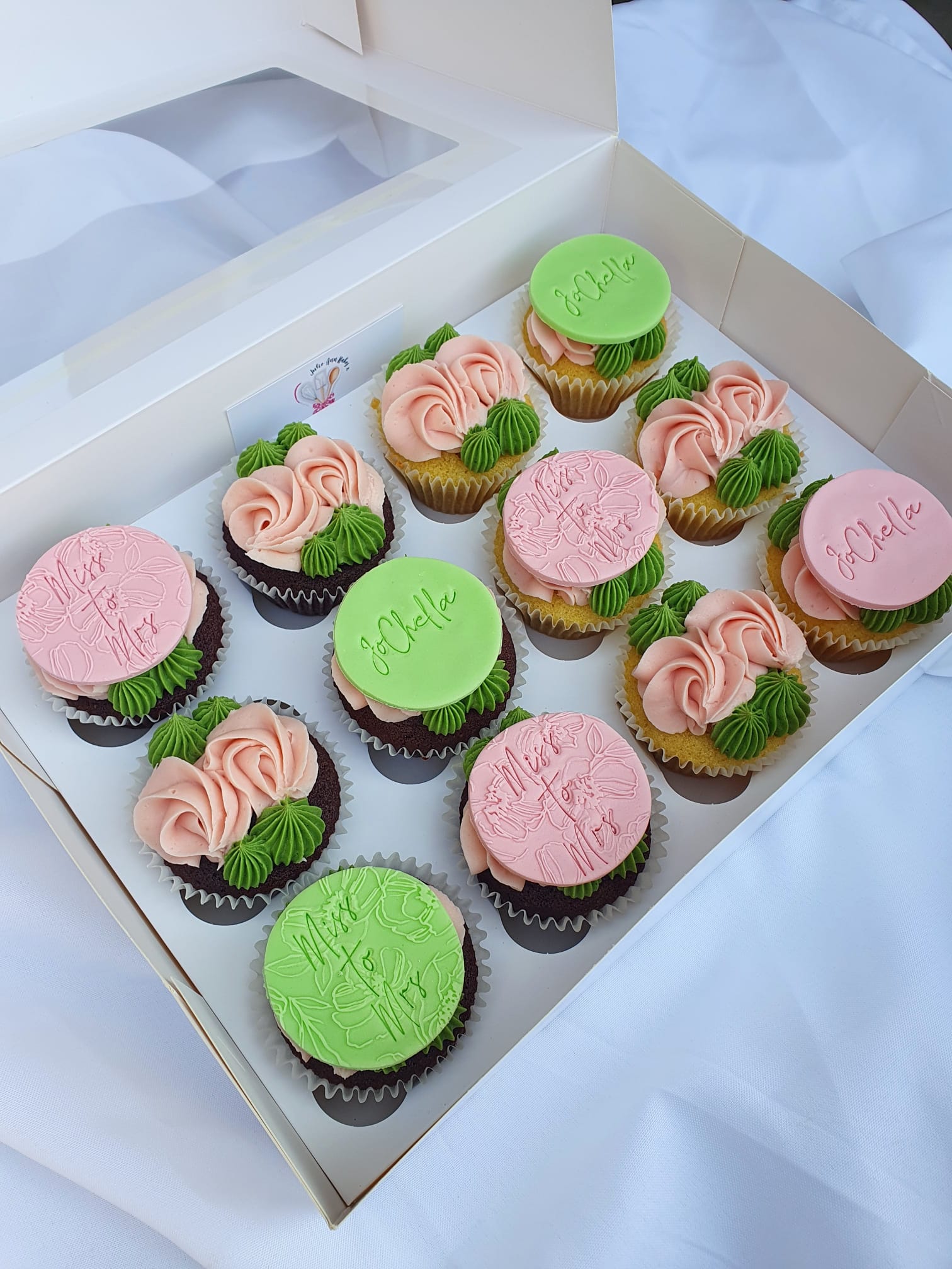 Miss To Mrs Cupcakes Miss To Mrs Cupcakes